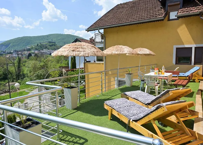 Lola\'S House
